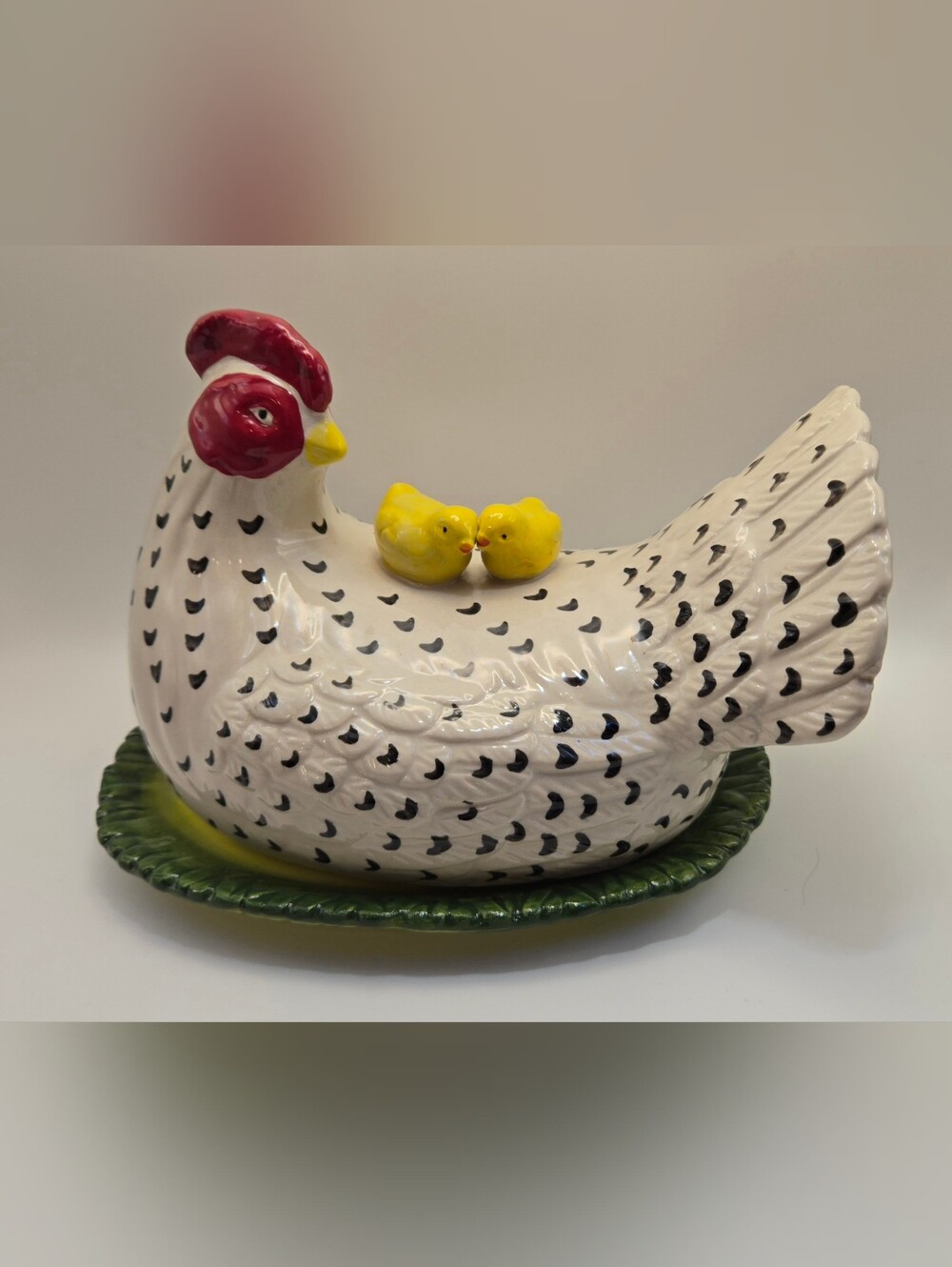 Creative Co-Op Stoneware Vintage Reproduction Hen Shaped Butter Dish, Multicolor